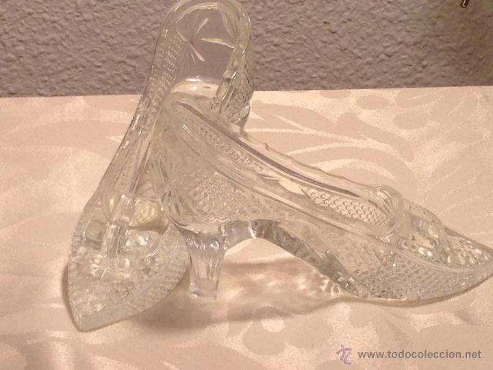 Antig&uuml;edades: Preciosa pareja de zapatitos de cristal para decoraci&oacute;n