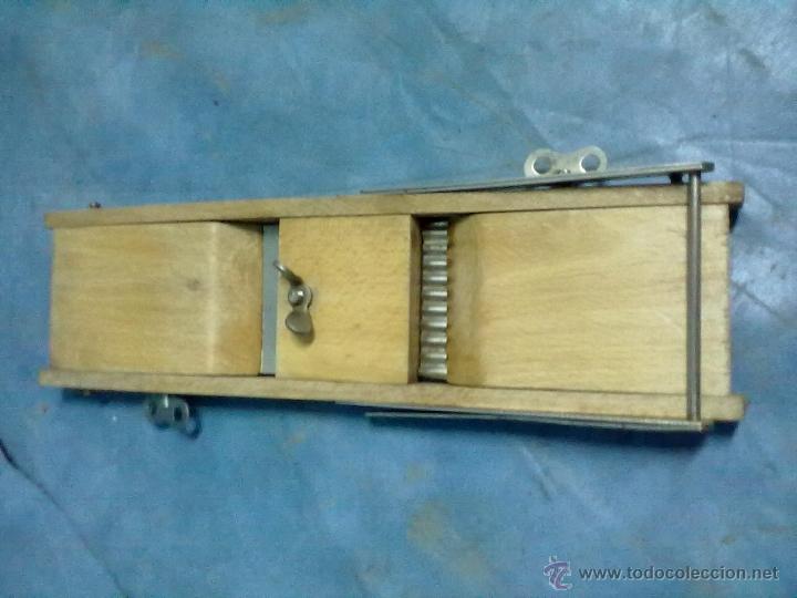 Antig&uuml;edades: MANDOLINA MADERA COCINA - Foto 2