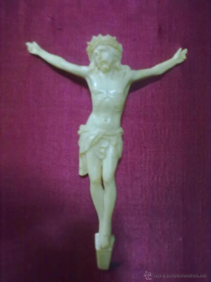 Antig&uuml;edades: CRISTO CELULOIDE ENMARCADO - Foto 2
