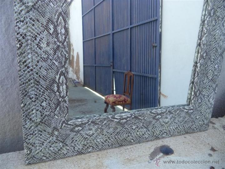 Antig&uuml;edades: espejo con imitacion a piel de serpiente - Foto 3