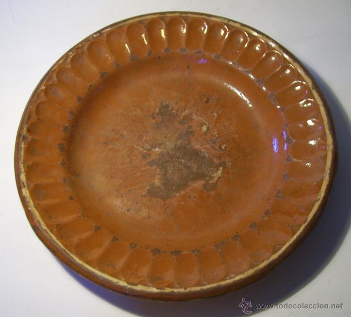 Antig&uuml;edades: PLATO CERAMICA GALLONADO DE MATARO - Foto 2