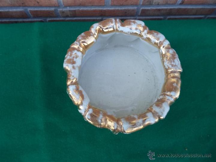 Antig&uuml;edades: macetero de porcelana y dorado - Foto 2