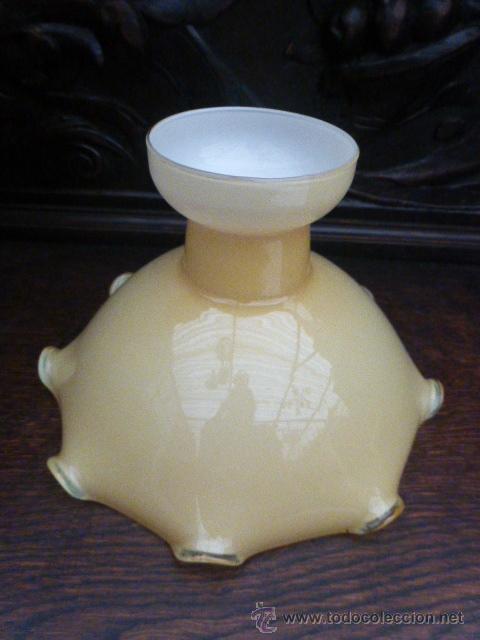 Antig&uuml;edades: ANTIGUA TULIPA DE CRISTAL PARA QUINQ&Uacute;E EN COLOR AMARILLO - Foto 2