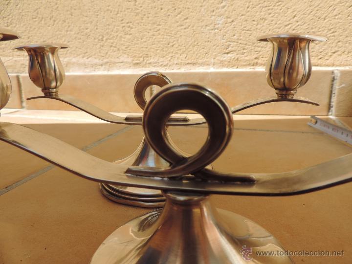 Antig&uuml;edades: PAREJA DE ELEGANTES CANDELABROS DE ALPACA - Foto 1