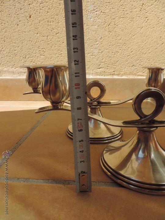 Antig&uuml;edades: PAREJA DE ELEGANTES CANDELABROS DE ALPACA - Foto 3
