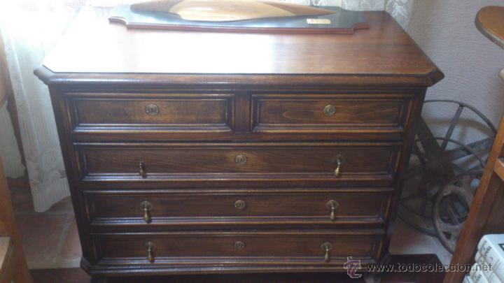 Antig&uuml;edades: COMODA DE CASTANO MACIZO. CINCO CAJONES - Foto 1