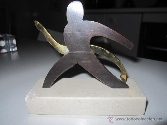 Antiques: ESCULTURA EN BRONCE BICOLOR HOMBRE SOBRE PEANA DE M&Aacute;RMOL