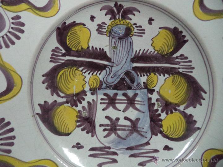 Antig&uuml;edades: Grande prato brasonado Sec XIX - Foto 2
