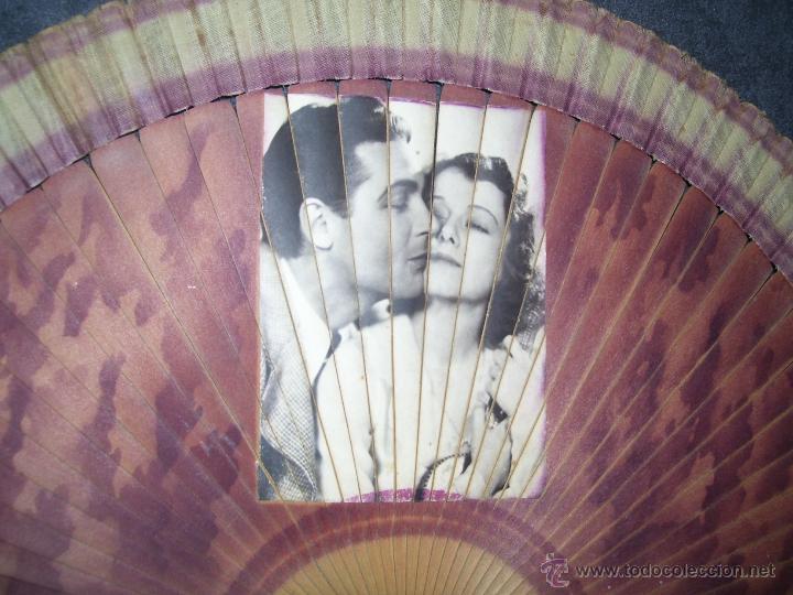 Antig&uuml;edades: ABANICO CON ACTORES DE CINE : ROBERT TAYLOR Y ?.... - Foto 2