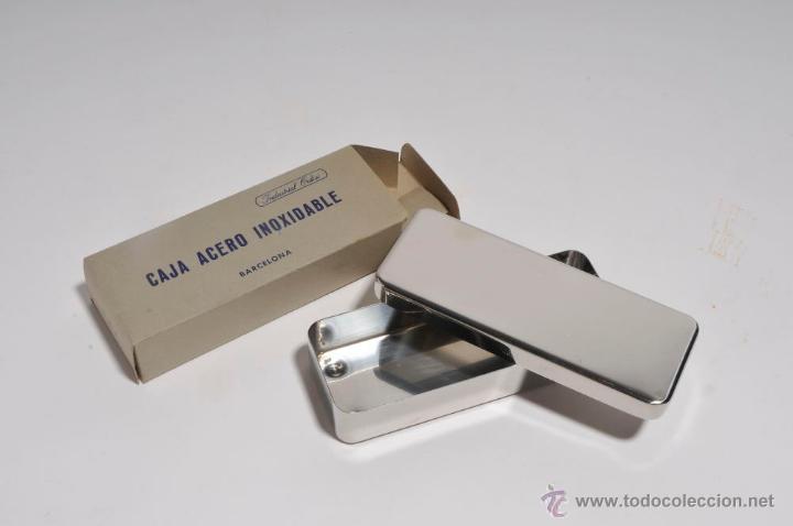 Antig&uuml;edades: caja de acero accesorios m&eacute;dico
