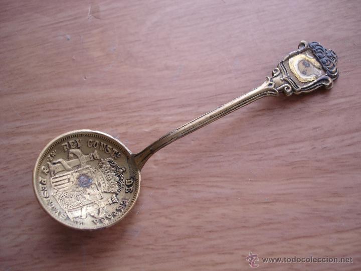 Antig&uuml;edades: CUCHARILLA - 5 PESETAS REY CONST - LATON - Foto 1