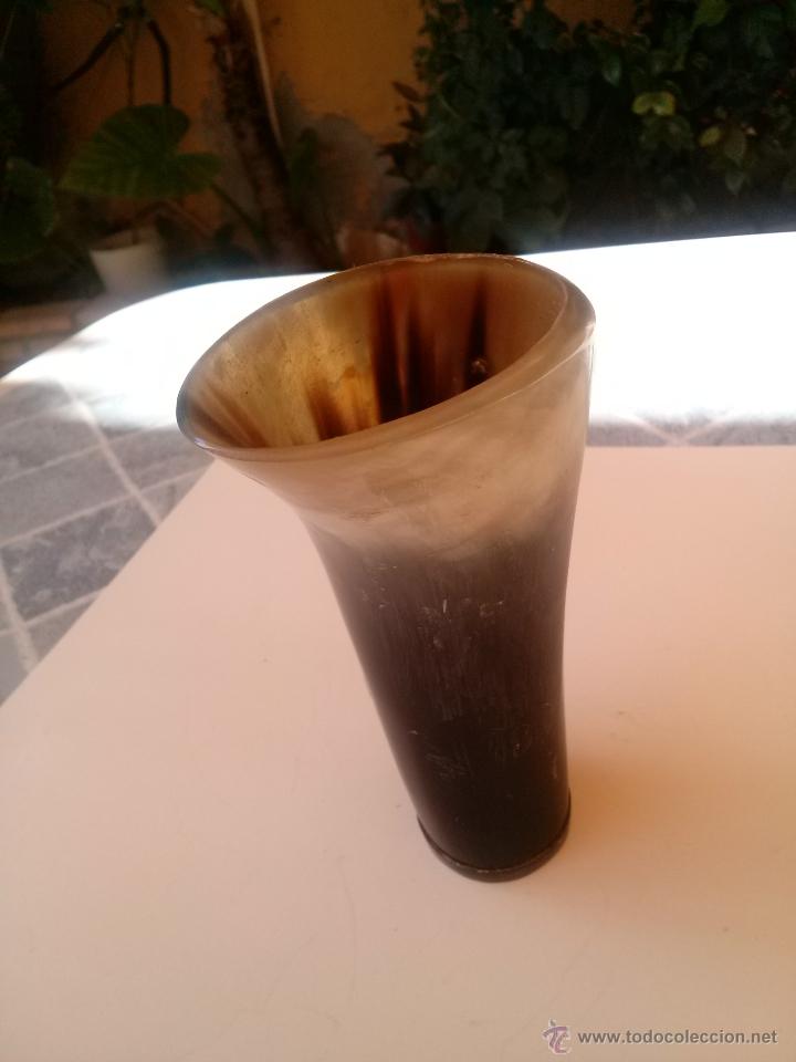 Antig&uuml;edades: VASO DE CUERNO O ASTA DE TORO CON ASA - Foto 3