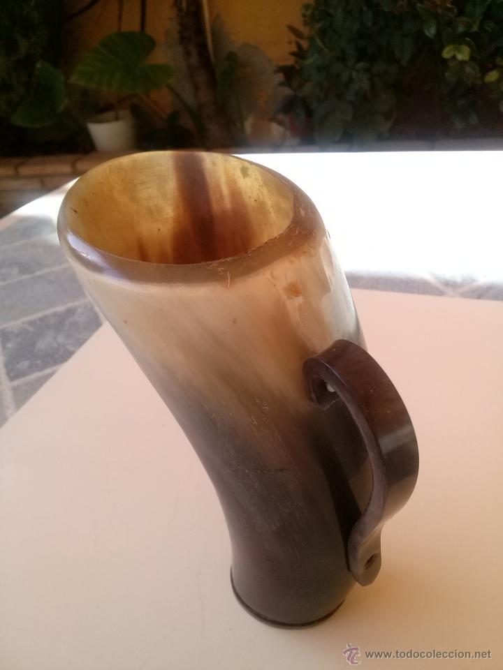 Antig&uuml;edades: VASO DE CUERNO O ASTA DE TORO CON ASA - Foto 4
