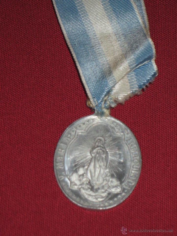 Antig&uuml;edades: MEDALLA CON CINTA DE LAS HIJAS DE MARIA - Foto 2