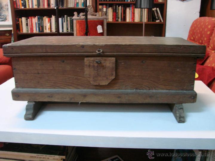 Antig&uuml;edades: Caja o cofre de madera antigua - Foto 1
