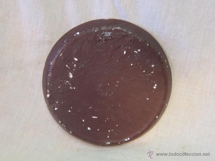 Antig&uuml;edades: PLATO DE PARED RDO.DE GRANADA EN ESTUCO - Foto 3