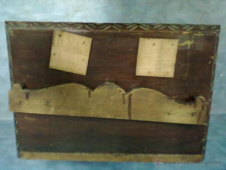 Antig&uuml;edades: MESILLA DE ROBLE TALLADO PARA RESTAURAR - Foto 4