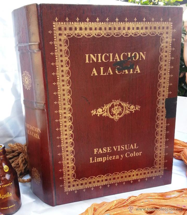 Antig&uuml;edades: VIEJA CAJA DE MADERA GRABADA - Foto 1