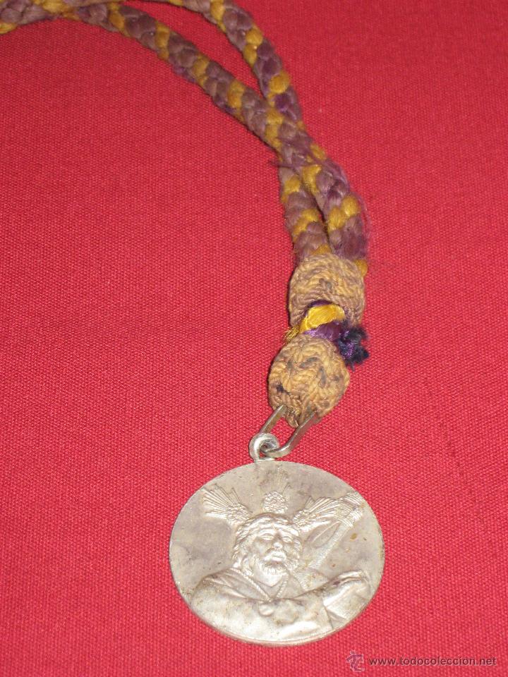 Antig&uuml;edades: MEDALLA DE LA HERMANDAD DEL GRAN PODER DE LA LOCALIDAD DE SEVILLA DE DOS HERMANAS - Foto 1