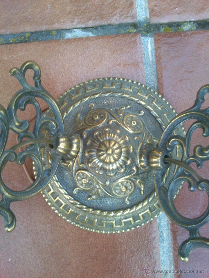 Antig&uuml;edades: ANTIGUO APLIQUE MURAL DOS BRAZOS BRONCE - Foto 2