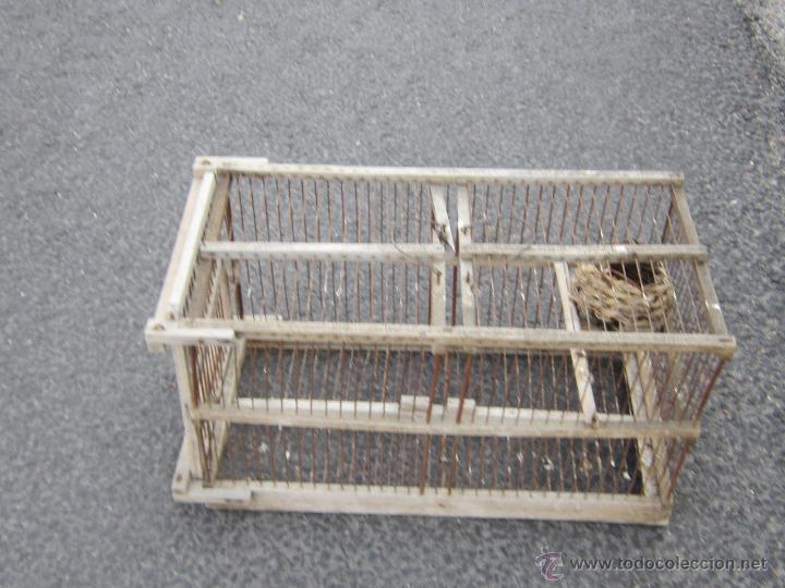 Antig&uuml;edades: JAULA CON ALAMBRE DE HIERRO Y MADERA - Foto 2