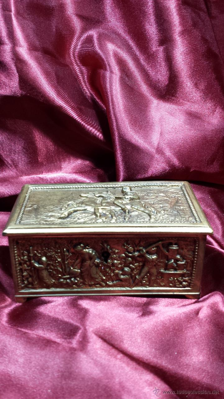 Antig&uuml;edades: CAJA DE METAL - Foto 3