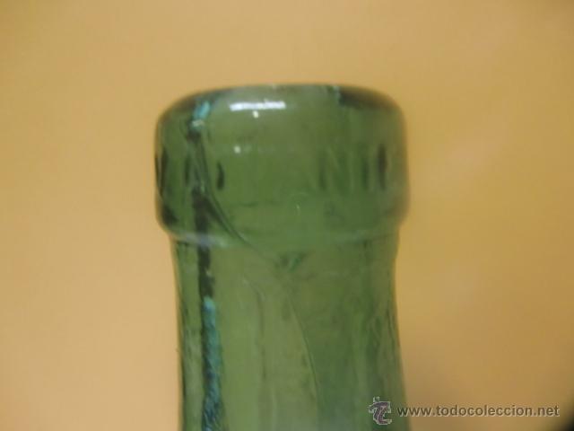 Antig&uuml;edades: Botella de vidrio verde - Foto 5