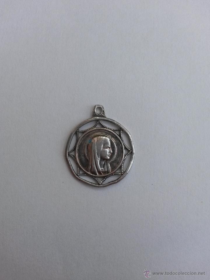 Antig&uuml;edades: Medalla virgen de lourdes de 2 cms de diametro - Foto 1