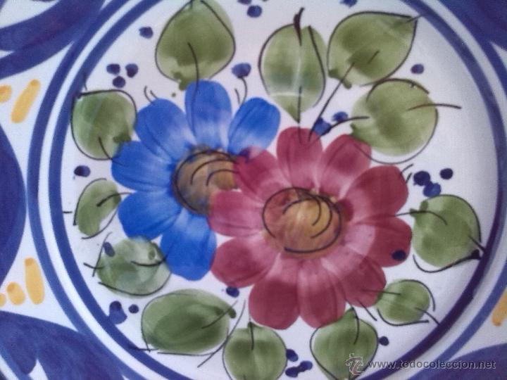 Antig&uuml;edades: viejo plato pintado a mano - Foto 2
