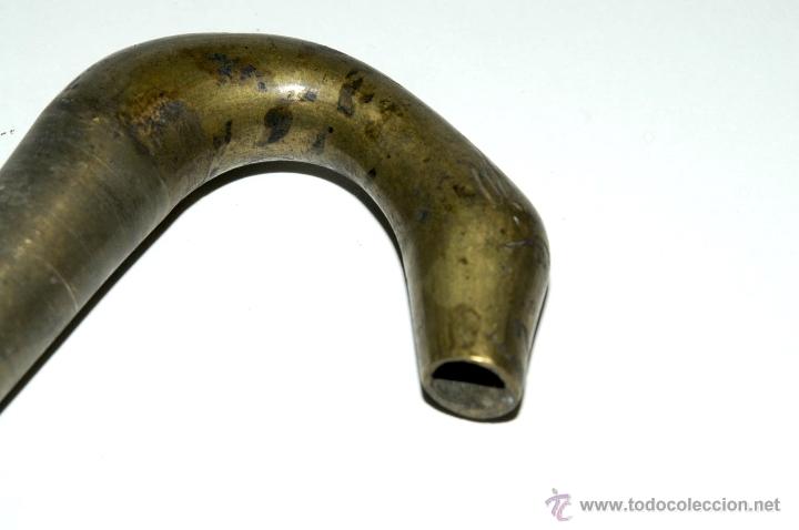 Antig&uuml;edades: ANTIGUO GRIFO EN BRONCE CON CABEZA DE SERPIENTE - Foto 3