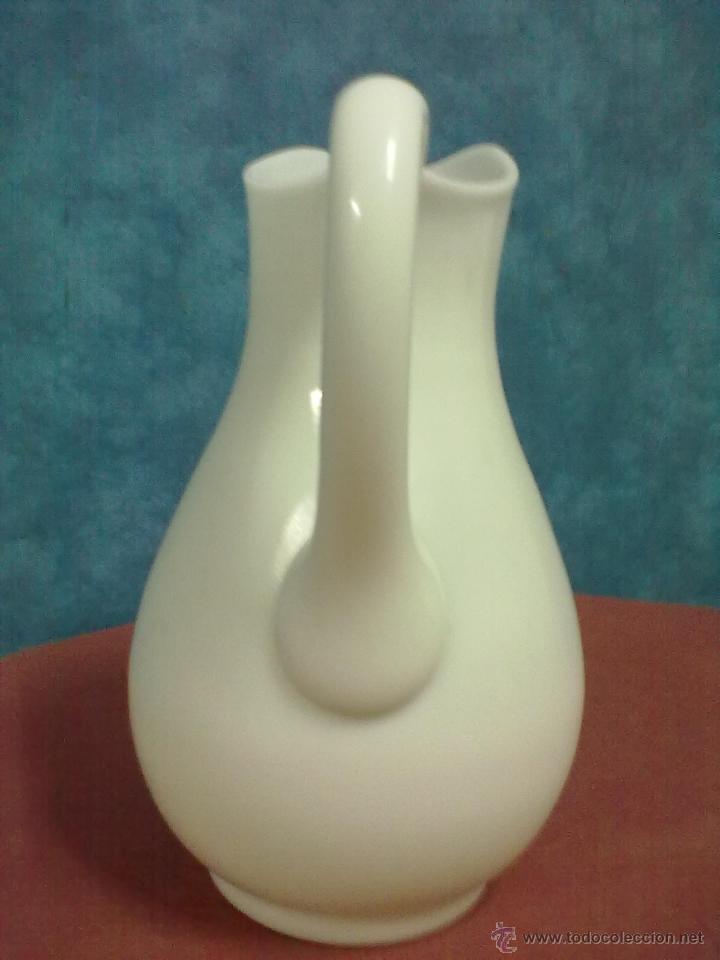 Antig&uuml;edades: JARRA PESADO CRISTAL BLANCO LECHOSO OPALINA. - Foto 2