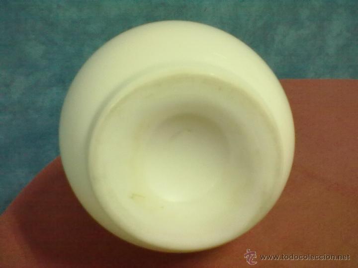 Antig&uuml;edades: JARRA PESADO CRISTAL BLANCO LECHOSO OPALINA. - Foto 7