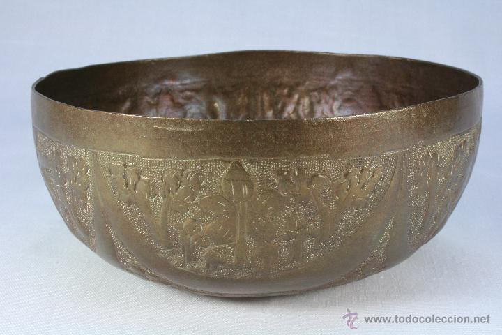 Antig&uuml;edades: Cuenco de cobre. Recipiente. Bol. Vaso. Vasija. Hecho a mano.
