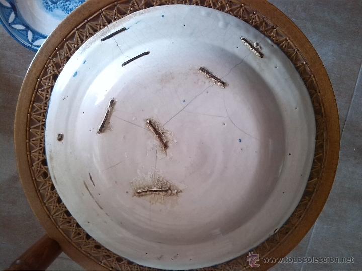 Antig&uuml;edades: antiguo plato de manises, la&ntilde;ado de epoca - Foto 3