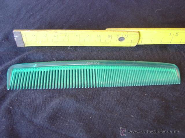 Antig&uuml;edades: Antiguo peine de pasta verde de marca - Foto 1