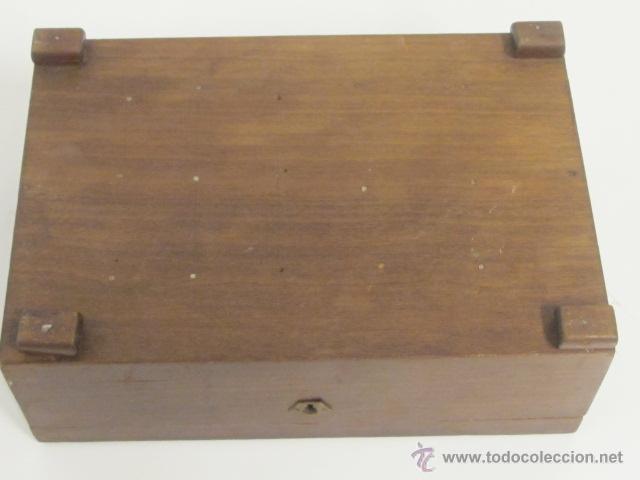 Antig&uuml;edades: Caja de madera con tira de marqueter&iacute;a - Foto 4