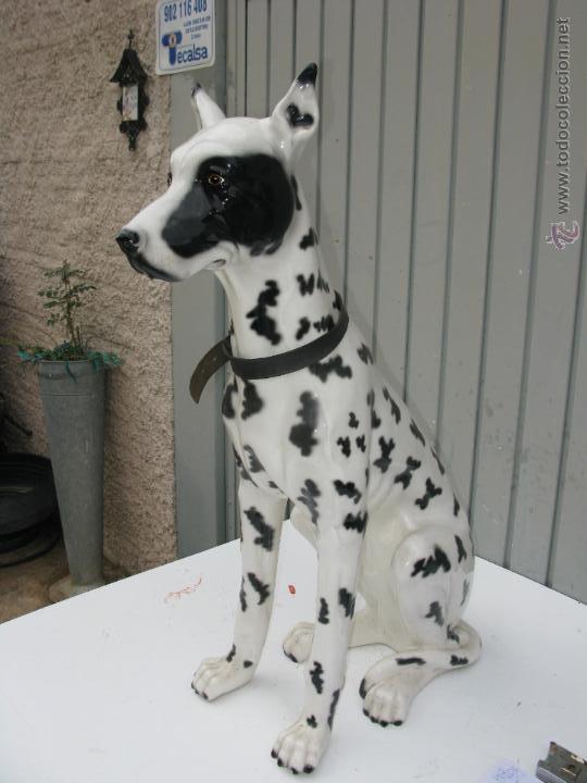 Oggetti Antichi: Figura de ceramica en forma de dalmata con collar de piel muy bonito perfecto estado