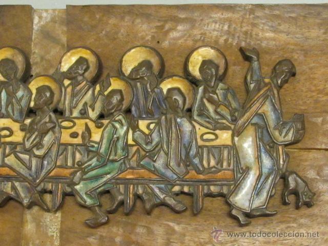 Antig&uuml;edades: Tabla de madera con la representaci&oacute;n de la Santa Cena en bronce esmaltado - Foto 2