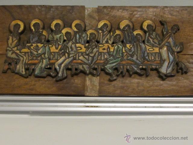 Antig&uuml;edades: Tabla de madera con la representaci&oacute;n de la Santa Cena en bronce esmaltado - Foto 3