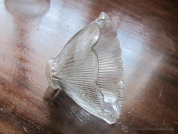 Antig&uuml;edades: tulipa de grueso cristal - Foto 1