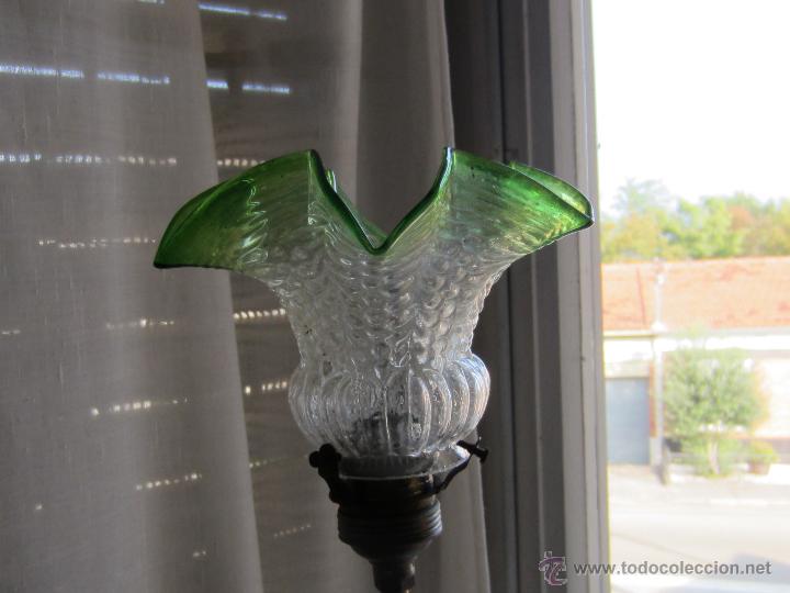 Antig&uuml;edades: tulipa de cristal transparente y verde - Foto 1