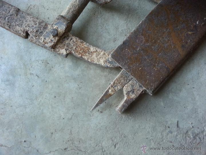 Antig&uuml;edades: Arado de doble vertedera - Foto 7