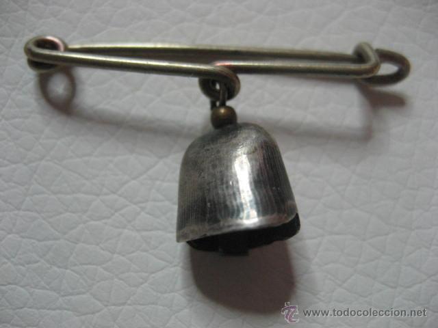 Antig&uuml;edades: BROCHE DE FINALES DEL XIX - CAMPANA - PLATEADO - Foto 1