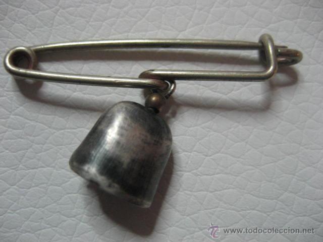 Antig&uuml;edades: BROCHE DE FINALES DEL XIX - CAMPANA - PLATEADO - Foto 2