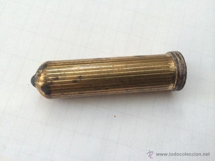 Antig&uuml;edades: ANTIGUO ESTUCHE METALICO DE LAPIZ DE LABIOS - Foto 1