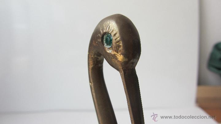 Antig&uuml;edades: FIGURA DE GARZA EN BRONCE - Foto 2
