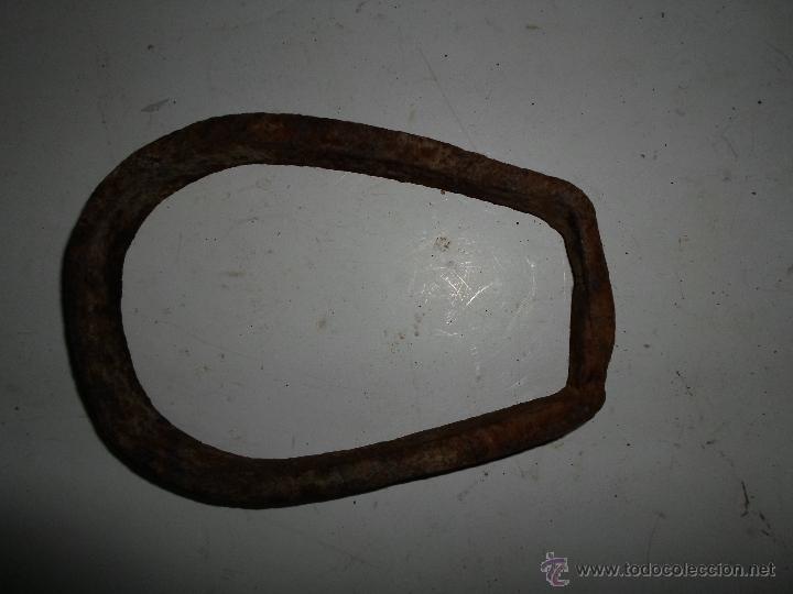 Antig&uuml;edades: ESTRIBO - Foto 1