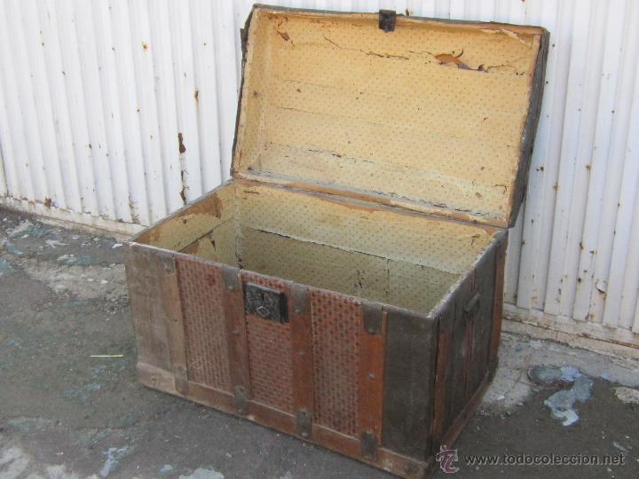 Antig&uuml;edades: cofre antiguo de madera y chapa - Foto 2