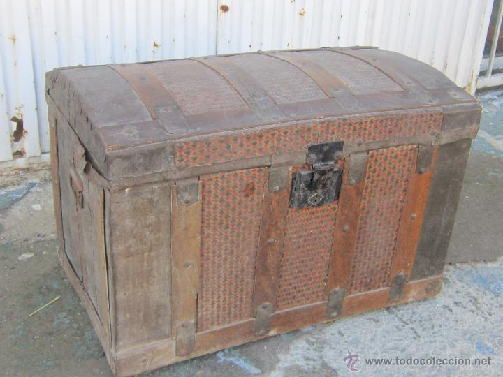 Antig&uuml;edades: cofre antiguo de madera y chapa - Foto 3