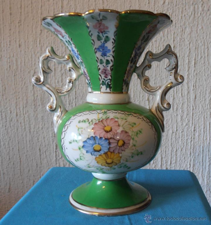 Antig&uuml;edades: JARRON, FLORERO, VERDE Y BLANCO CON FLORES - Foto 1